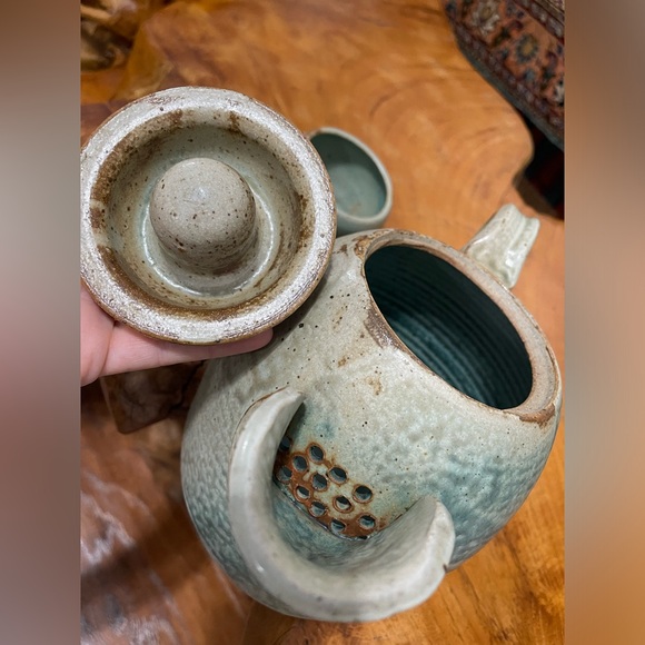 The Rusty Chai Tea Rare Unique Vintage Art Pottery Green
TeaPot Artist Signature - Picture 7 of 15